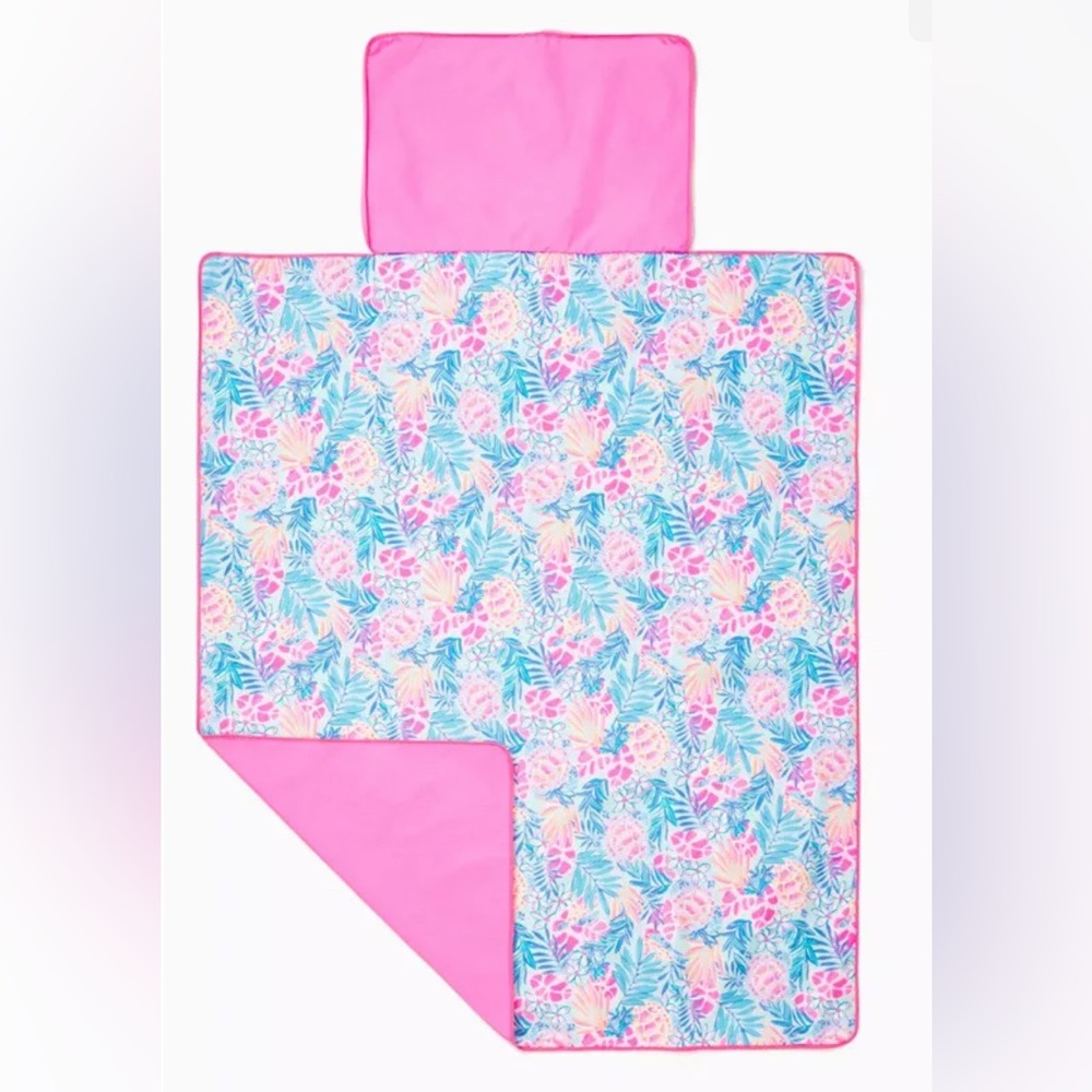 Lilly Pulitzer Packable Beach Mat “Sea Glass Aqua Rainforest Retreat”